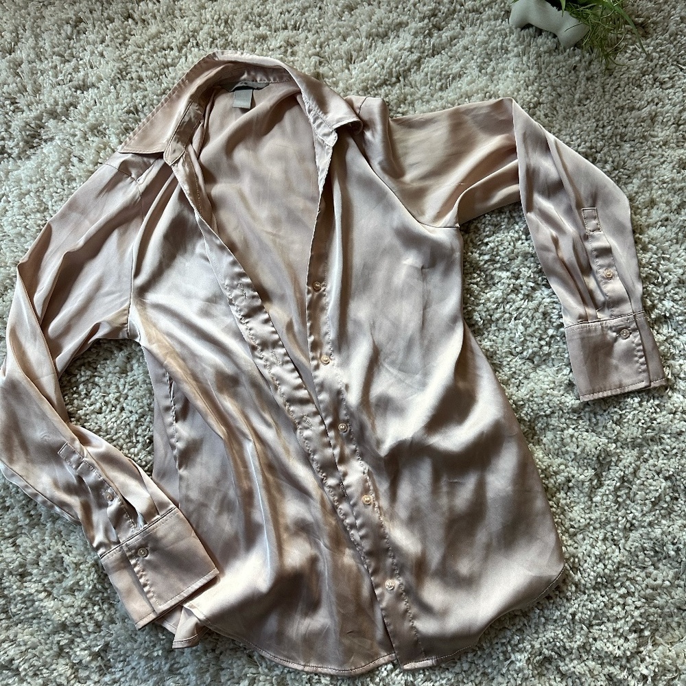 H&M Silky soft long sleeve button down pastel pink 90s style vintage Eur…